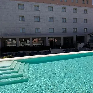 **** Hotel For Włochy